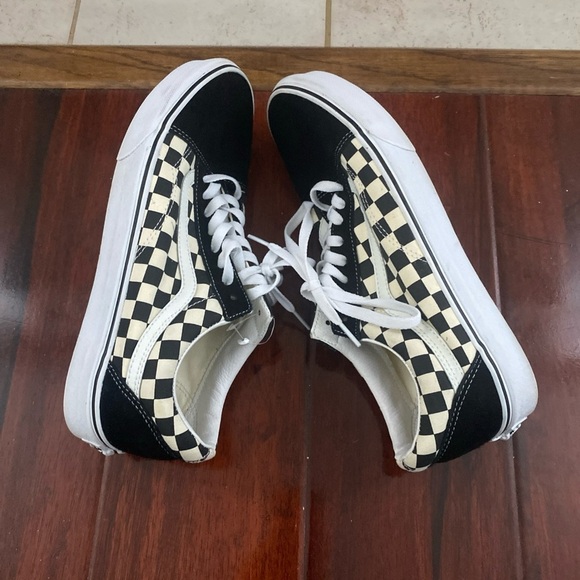 VANS “Off the Wall” Old Skool Blk/White Checkered low tops  NWOB - Picture 3 of 8